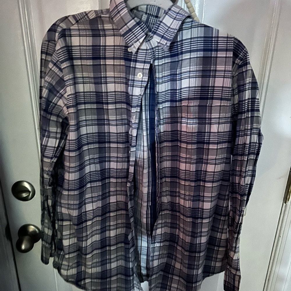 Mens Chaps button down shirt worn a few time. Great condition size large